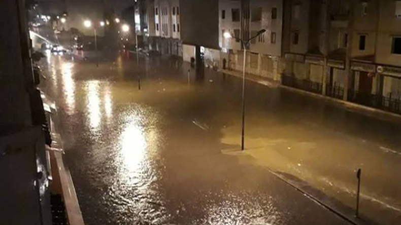 أمطار طوفانية تغرق أحياء وطرقات بالعاصمة