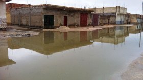 أمطار طوفانية تقتل 3 أشخاص وتغمر عشرات المساكن