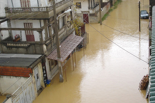 Experts: Over 14 Disaster Threaten Algerians