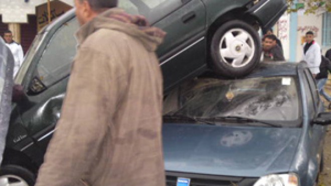 تساقط‭ ‬الصخور‭ ‬بفجّ‭ ‬الاخضرية‭ ‬‮”‬يُمرمد‮”‬‭ ‬راكبي‭ ‬50‭ ‬ألف‭ ‬سيارة‭..‬‮ ‬و8‭ ‬ساعات‭ ‬للوصول‭ ‬الى‭ ‬العاصمة
