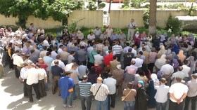 الإضراب.. أو الإبقاء على التقاعد المسبق