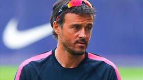 أنريكي باق مدربا لبرشلونة حتى 2017