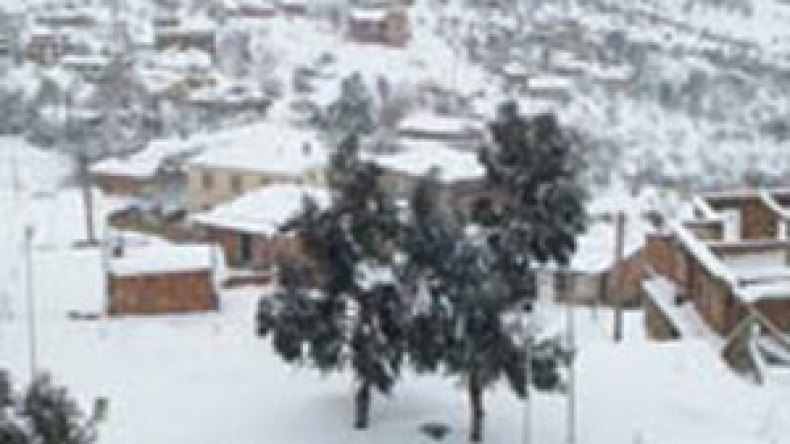 مدارس محاصرة بالثلوج وطوارئ لمواجهة الاضطرابات الجوية