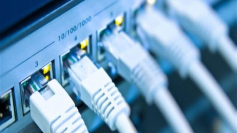 ربط المدارس بالإنترنت لدعم التعليم عن بعد