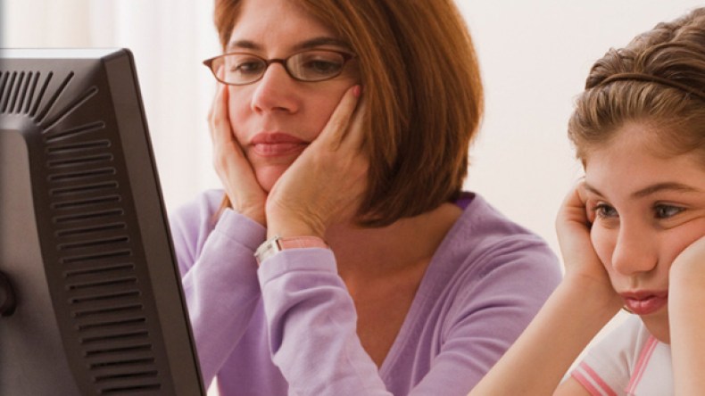 “التخبيب” الإلكتروني قنبلة موقوتة تهدم بيوتنا !