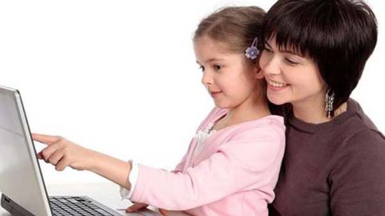 هل نحظر على أبنائنا استخدام الإنترنت؟