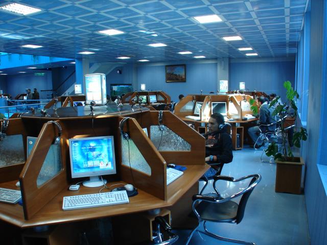 Most of the Algerian internet users read newspapers on the internet: survey reveals