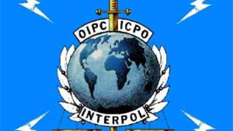 الأنتربول‭ ‬يُطارد‮ ‬85‭ ‬جزائريا‭ ‬متهمين‭ ‬بالتزوير‭ ‬والمتاجرة‭ ‬بالمخدرات