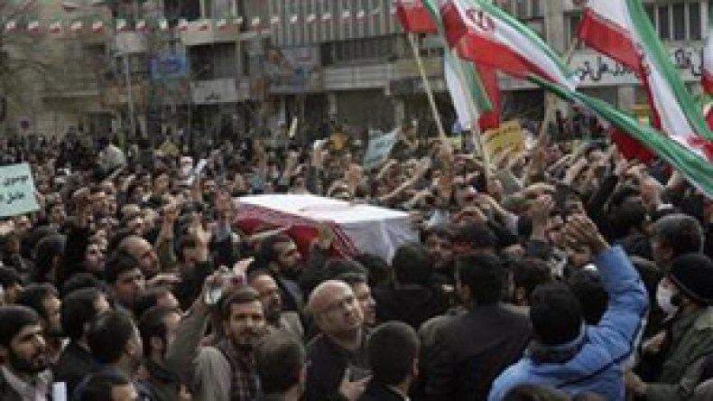 اشتباك بين مؤيدي ومعارضي الحكومة الإيرانية في طهران