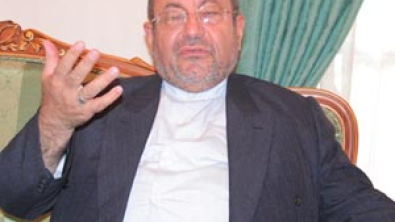 “المسؤولون الجزائريون هنّأوا السيد حسن نصر الله على فوزه في 2006”