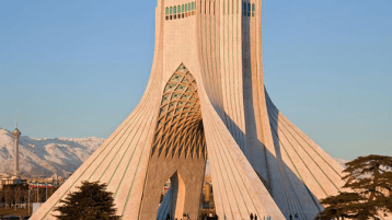 مفهوم المرجعية في التجربتين الإيرانية والماليزية