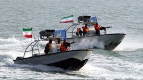 إيران تحتجز زورقي صيد تابعين للإمارات يقلان 13 شخصا