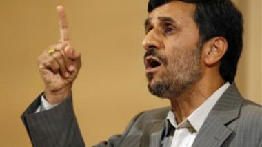 Iran : Ahmadinejad affrontera trois adversaires