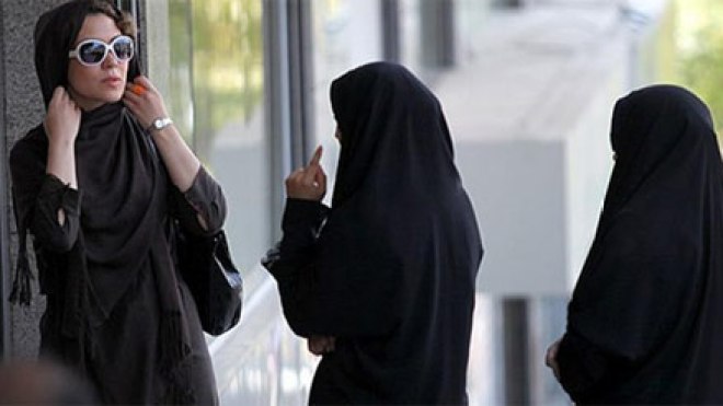 إيران تعتزم تعيين سيدة بمنصب سفير للمرة الأولى