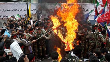 Iran : plus de cent manifestants arrêtés mercredi