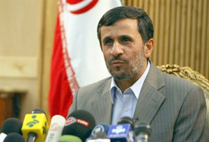 Iran: le président Ahmadinejad qualifie les négociations de Genève de “pas en avant”