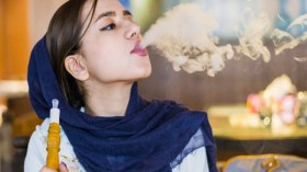 الإيرانيات ممنوعات من دخول المقاهي