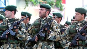 مقتل 17 جنديا إيرانيا في اشتباكات مع مهربين عند حدود باكستان