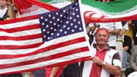 بوش  شاهد  أول  مباراة  في  حياته  والإيرانيون  صاموا  في  يوم  المباراة