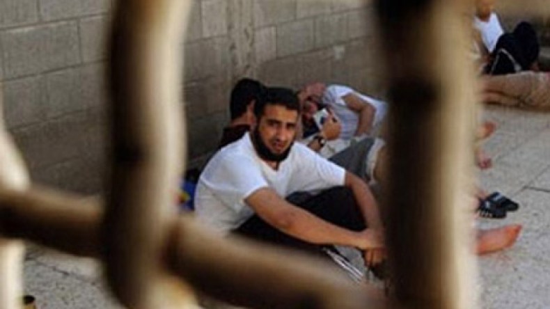 احتجاز سجين جزائري مدان بالمؤبد في سجن مخصص لأحكام الإعدام