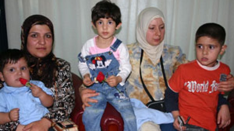 وصول ثلاثة أطفال عراقيين للعلاج بالجزائر