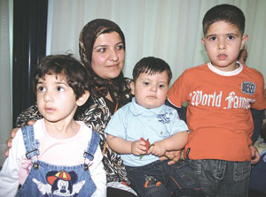Three Iraqi children arrives to Algeria for treatment