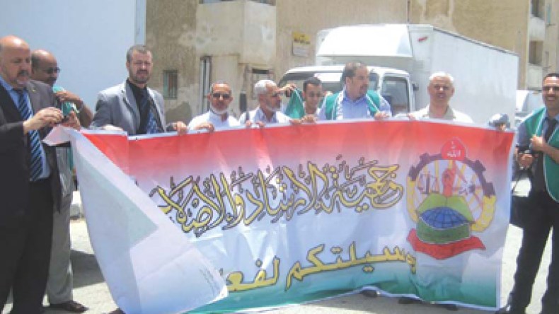 القافلة الجزائرية تدخل غزة بعد ليلة سوداء في معبر رفح