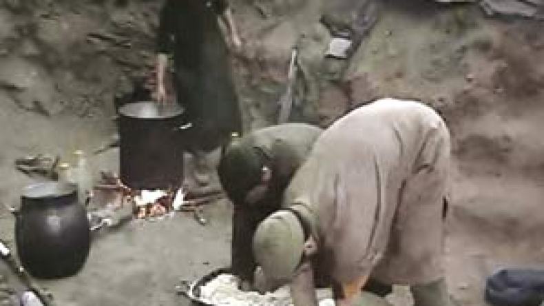 إرهابيون يمزقهم الجوع ويقتلهم البرد وفتك بهم الشذوذ