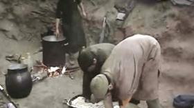 إرهابيون‭ ‬يتسوّلون‭ ‬الفطور‭ ‬وآخرون‭ ‬ينبشون‭ ‬المزابل‭ ‬