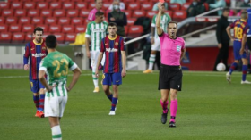 ماندي يُطرد في مباراة “البارصا”