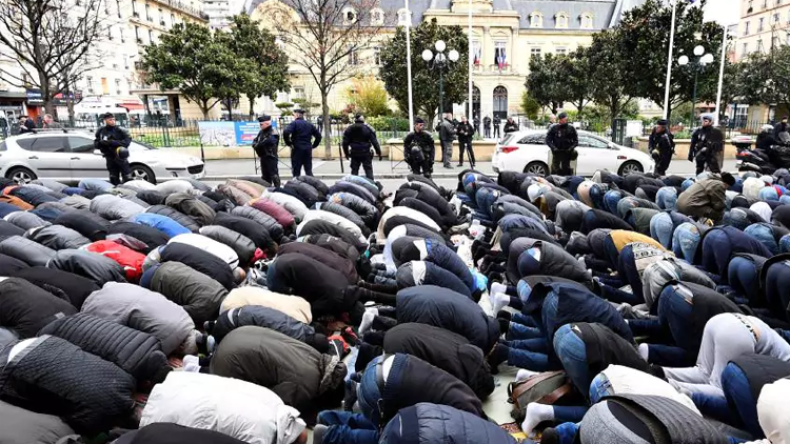 المسيحيون الملتزمون في أوروبا أكثر ارتياباً بالإسلام