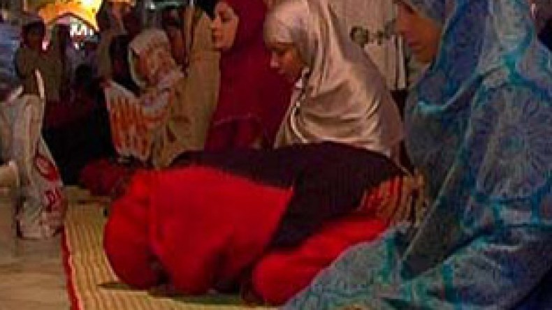 نطقت‭ ‬بالشهادتين‭ ‬قبل‭ ‬أن‭ ‬تزف‭ ‬إلى‭ ‬شاب‭ ‬جزائري