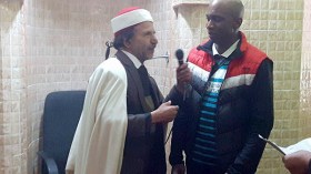 فرنسي يشهر إسلامه بمسجد الأمير عبد القادر بالبويرة