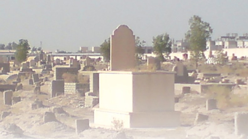 رسول الله يذكر ابنه بالاجابة عن أسئلة ملائكة القبر