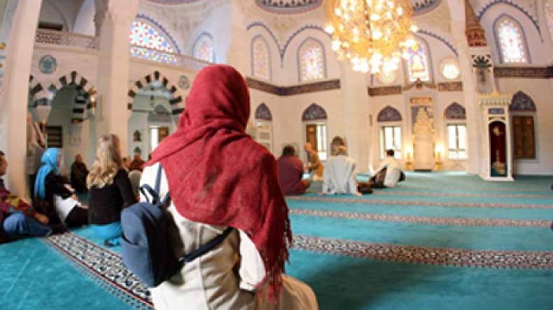 اسبانية تعتنق الإسلام بڤنزات في سطيف