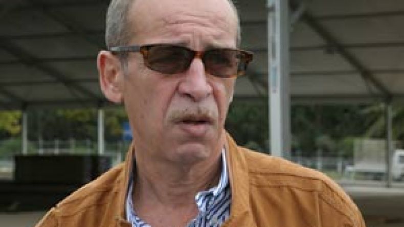 بعد تومي..عدوى إهانة الإعلاميين تنتقل إلى إسماعيل أمزيان