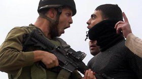 تمرد افتراضي في الجيش الإسرائيلي تأييداً لجندي أشهر سلاحه ضد فلسطيني