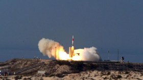 إسرائيل تجري تجربة صاروخية لتطوير منظومتها الدفاعية