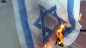 طلبة جامعة البليدة يحرقون علم إسرائيل