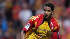 الفرنسيون يسخرون من التونسي عصام جمعة ويمنحونه “الكرة الرصاصية”!