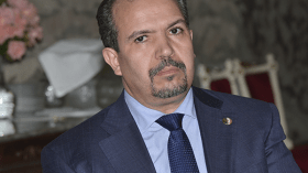 على الأئمة وشيوخ الزوايا غزو الفايسبوك