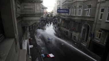 Manifestations à Istanbul: la police fait usage de gaz lacrymogènes