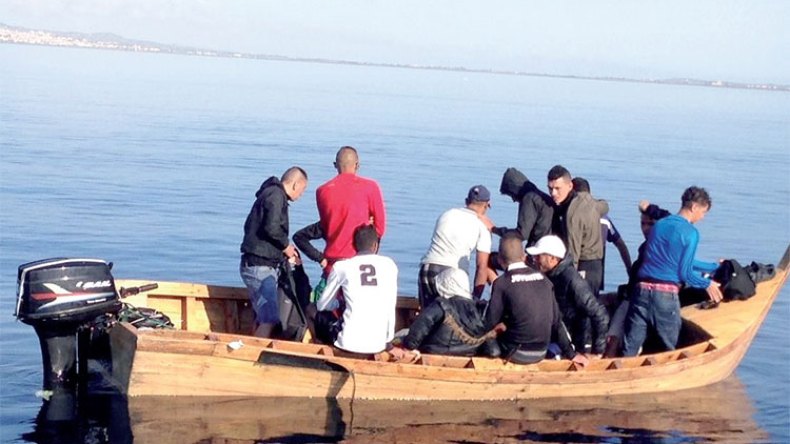 موظفون ضمن فوج “حرّاقة” وصل إيطاليا