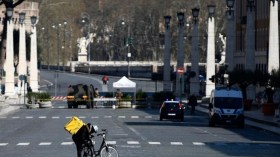 إيطاليا تعتزم تمديد إجراءات العزل العام حتى الثالث ماي