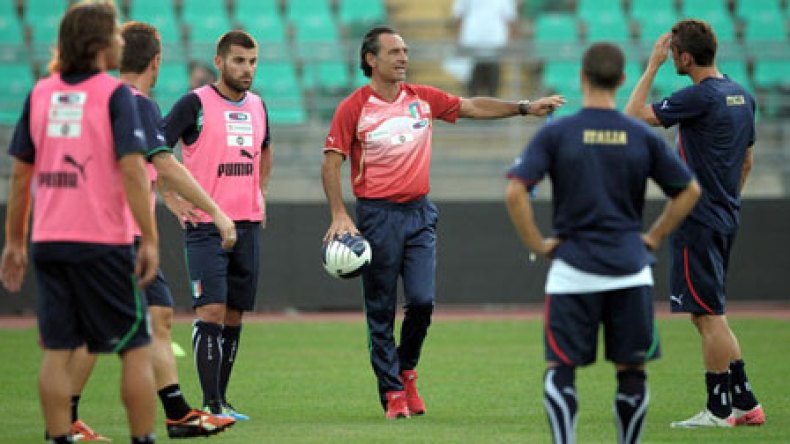 المنتخب الإيطالي متخوف من تكرار “مؤامرة 2004” لإقصائه