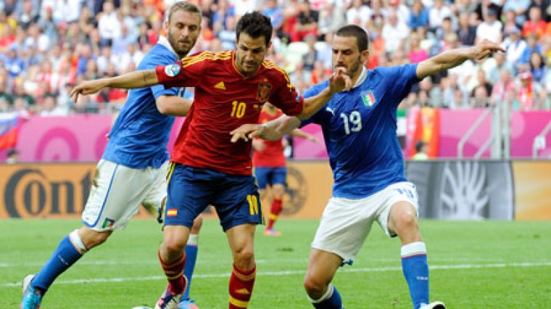 الجزائريون منقسمون بين الكرتين اللاتينيتين