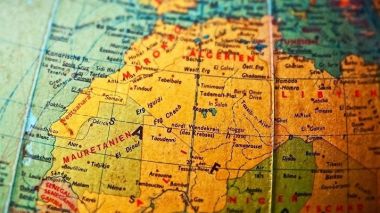 Un ministre italien accuse la France de «coloniser» l’Afrique