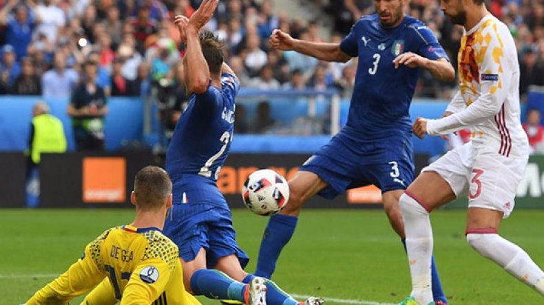 الطليان يثأرون من الإسبان .. في انتظار تحدي الألمان