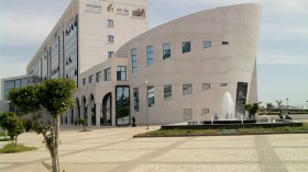 انقسامات وسط هيئة التدريس بكلية العلوم السياسية