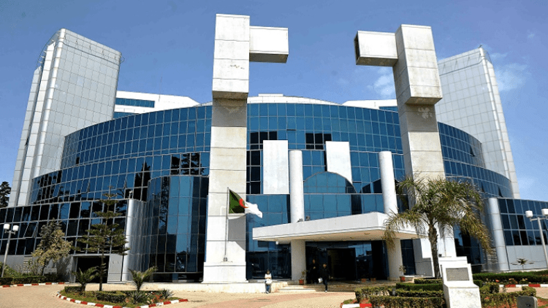 ربع الميزانية للدفاع ولا توظيف في سلك الشرطة والحماية المدنية